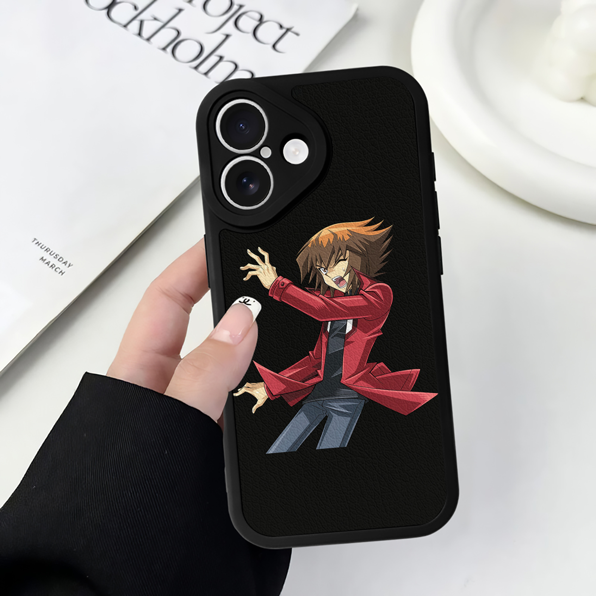 （画像用） 遊☆戯☆王 Yu-Gi-Oh! 【iPhone 16シリーズ対応】シリコンスマホケース（レザー調） 材質：シリコン